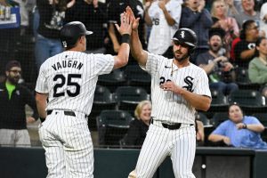 White Sox snap franchise-record 14-game losing streak with win over Red Sox