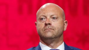 Stan Bowman, after Blackhawks case, hired as GM of Oilers