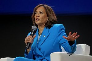 Kamala Harris attends Team USA men’s basketball practice and delivers a message: Win the gold