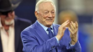 Cowboys’ Jerry Jones uses Patrick Mahomes analogy to describe his approach in dealing with contracts